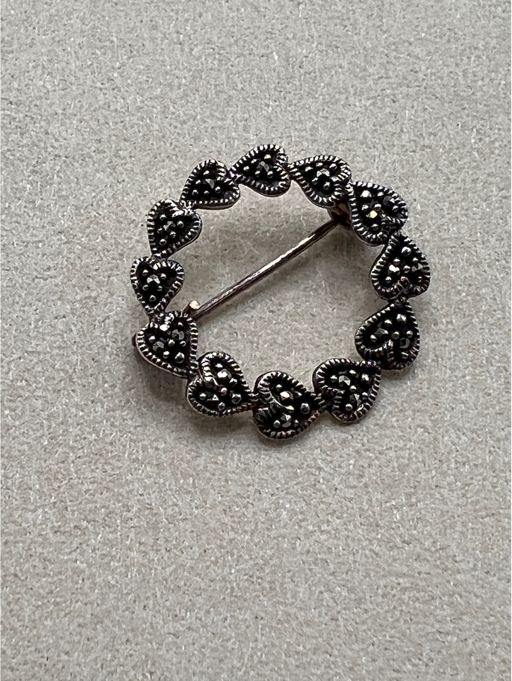 Vintage 925 Sterling Silver Marcasite Heart Wreath Brooch Pin